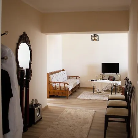 Cozy 2 Bedroom With Balcony Albania