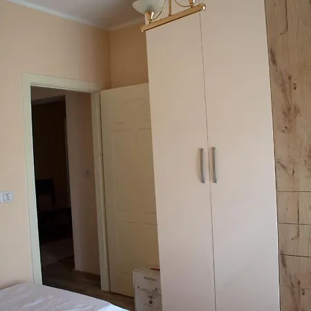 Cozy 2 Bedroom With Balcony Albania Pogradec