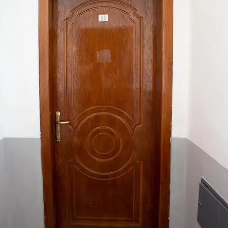 Cozy 2 Bedroom With Balcony Albania Appartement